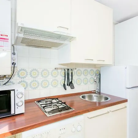 Апартаменты Homeholidaysrentals Diana